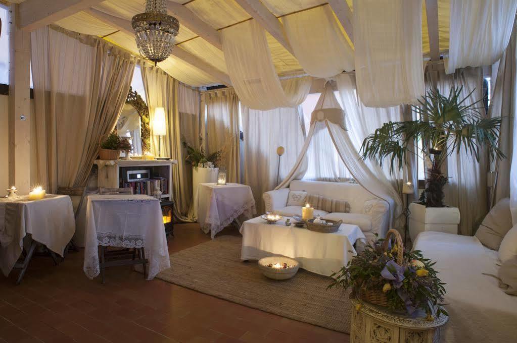 Les Chambres De Amelie Bed & Breakfast