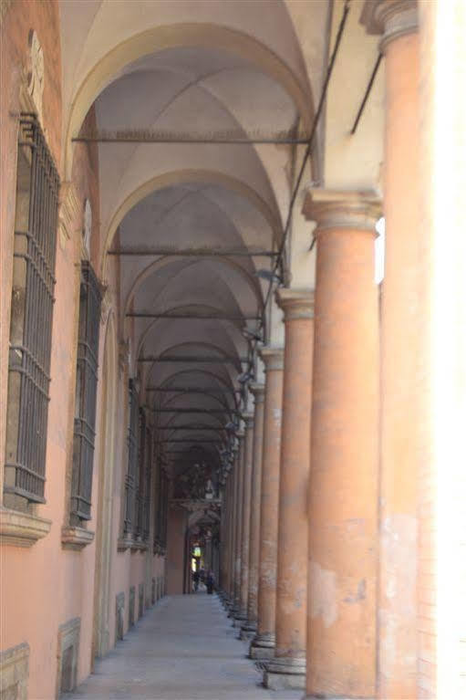 And La Piazzetta Della Pioggia