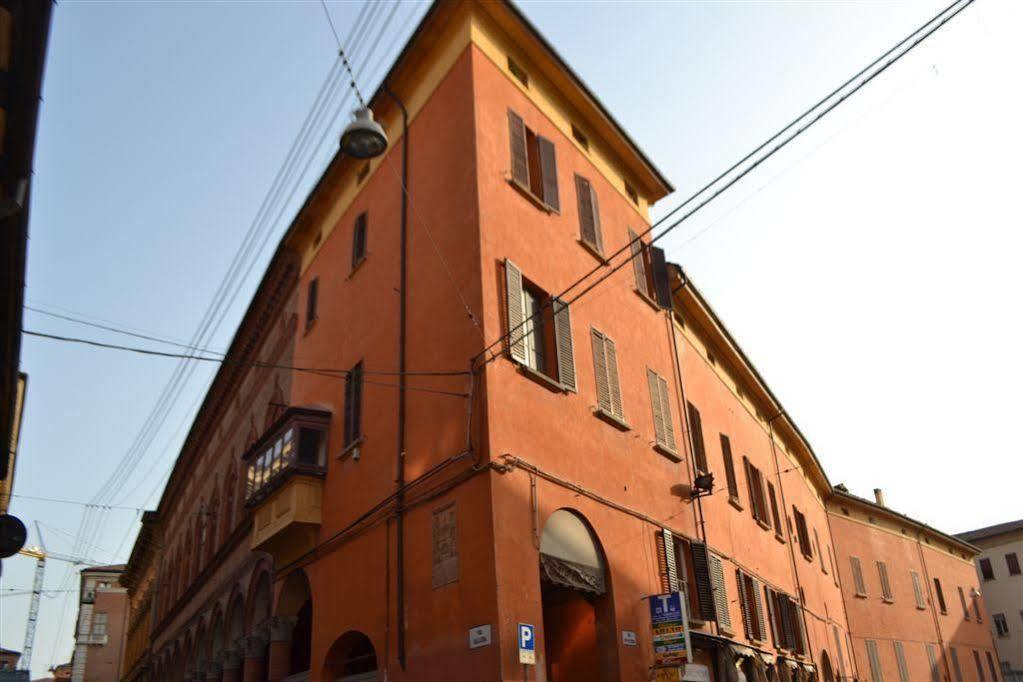 Gasthuis And La Piazzetta Della Pioggia 2*