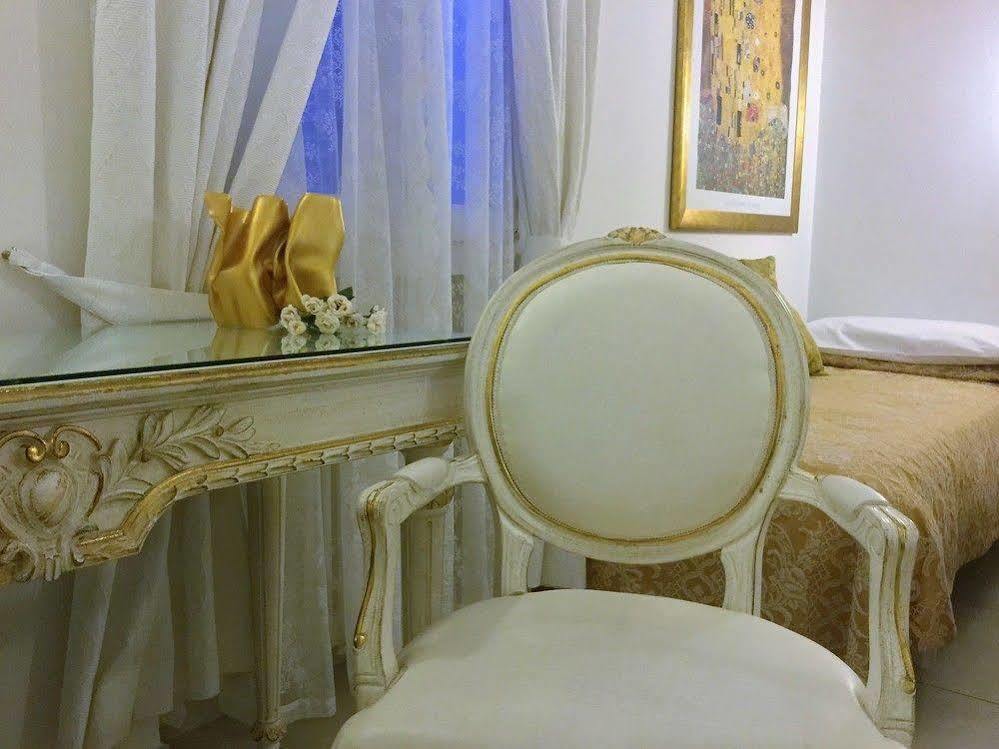 Residenza Due Torri Check In Presso Vicolo Cattani 7 3* Bologna