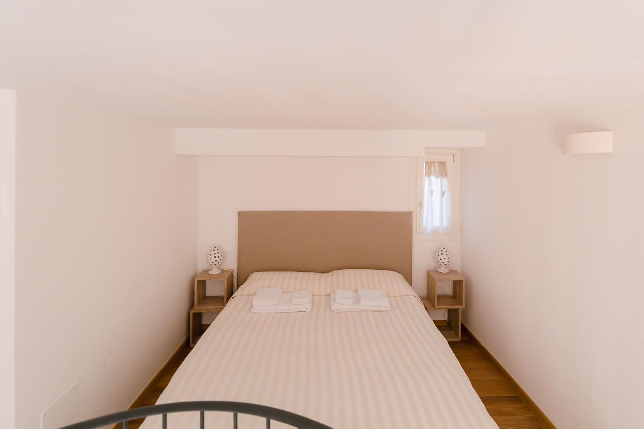 Grande, Moderno In Edificio Storico Bologna