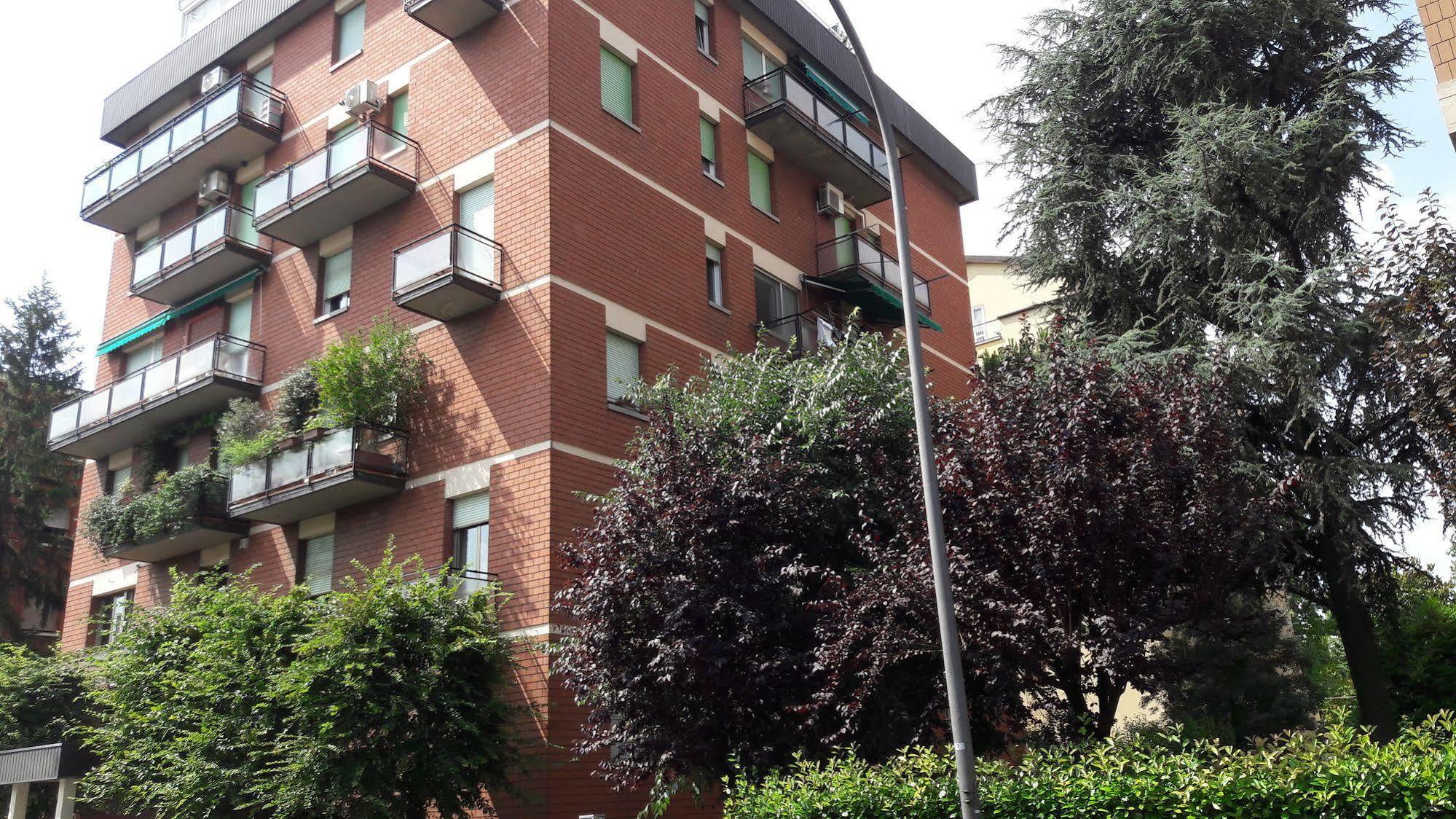 In Fiera 5 Appartmento Fronte Fiera Apartment *
