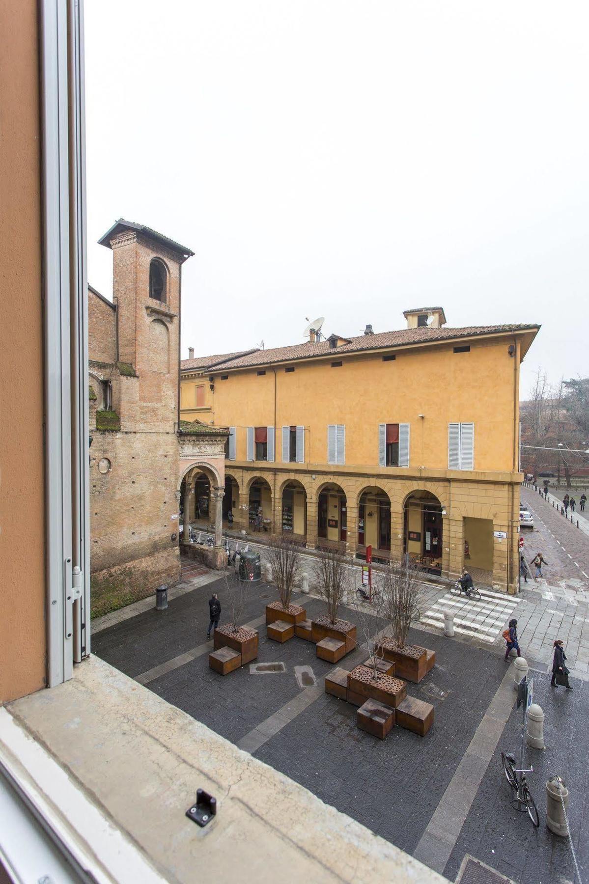 Petroni 38 By * Bologna