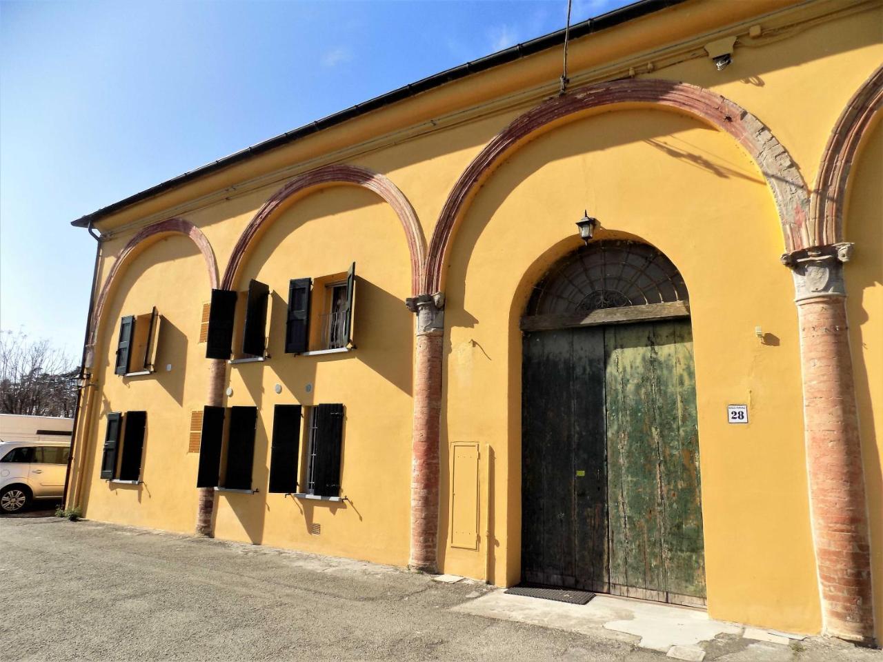 Aeroporto - Saltarelli Sopra *