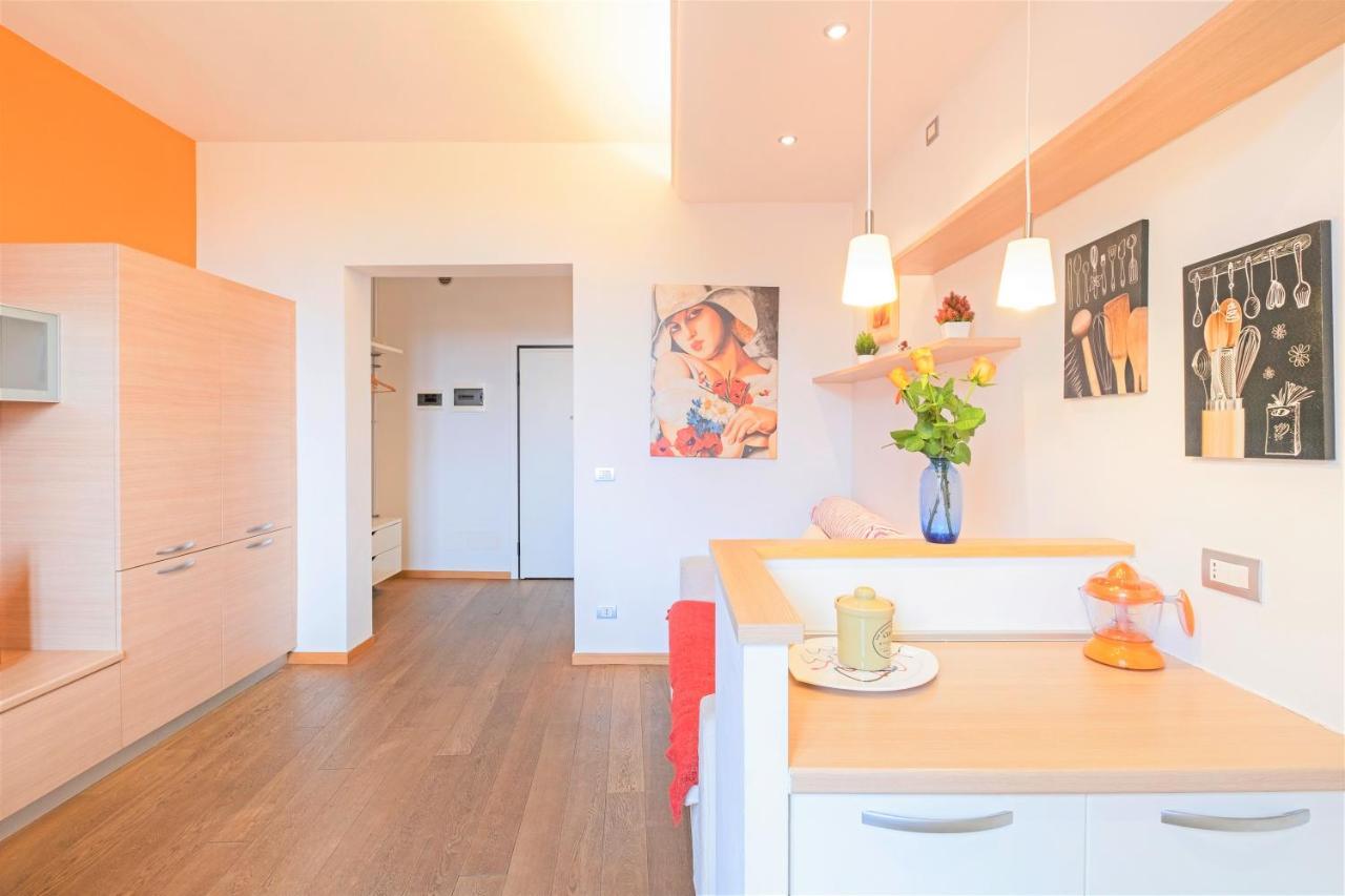 Skyline Apartment *
