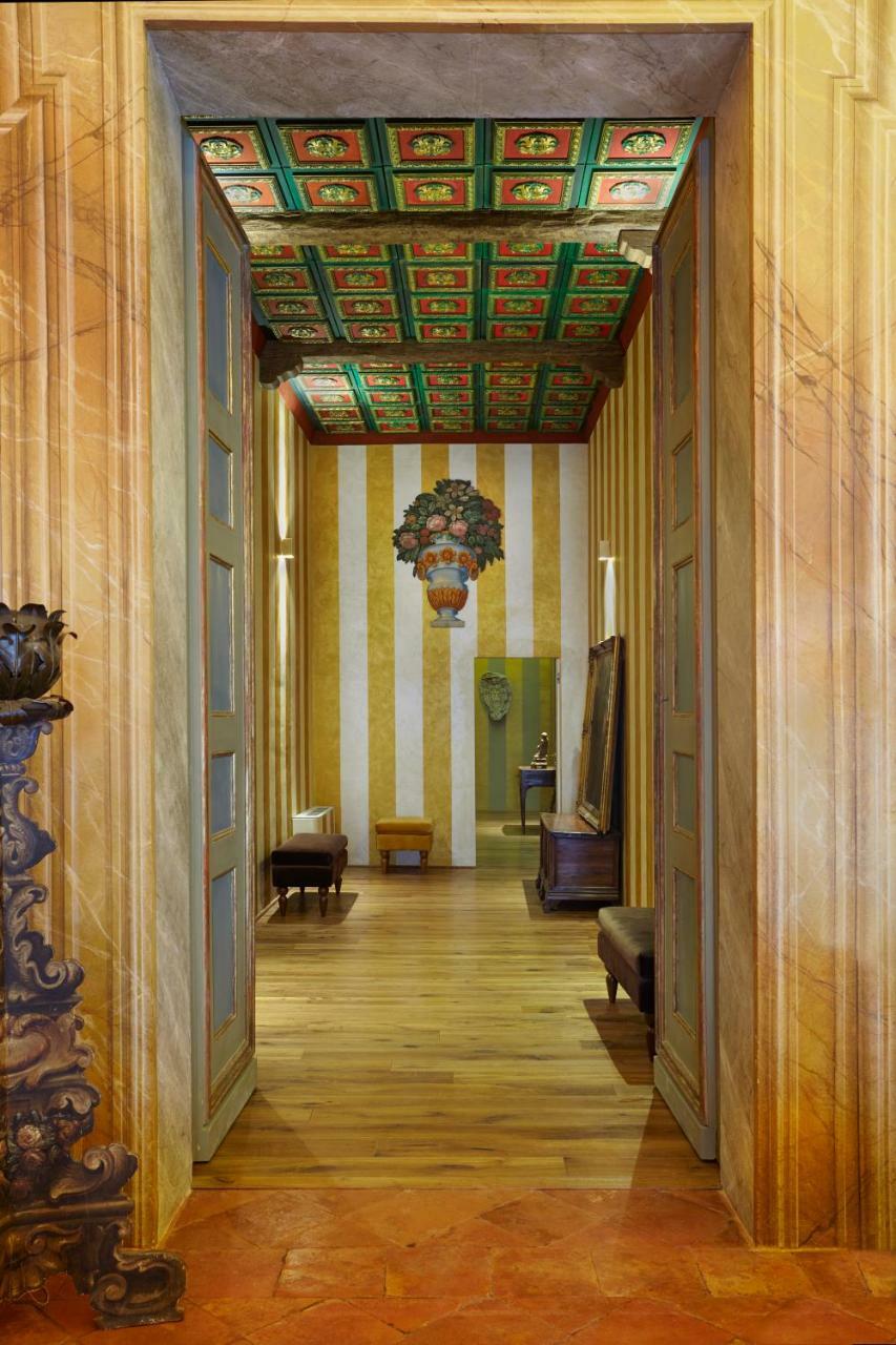 Bed & Breakfast Palazzo Di Alcina - Residenza D'epoca - Luxury- 5*