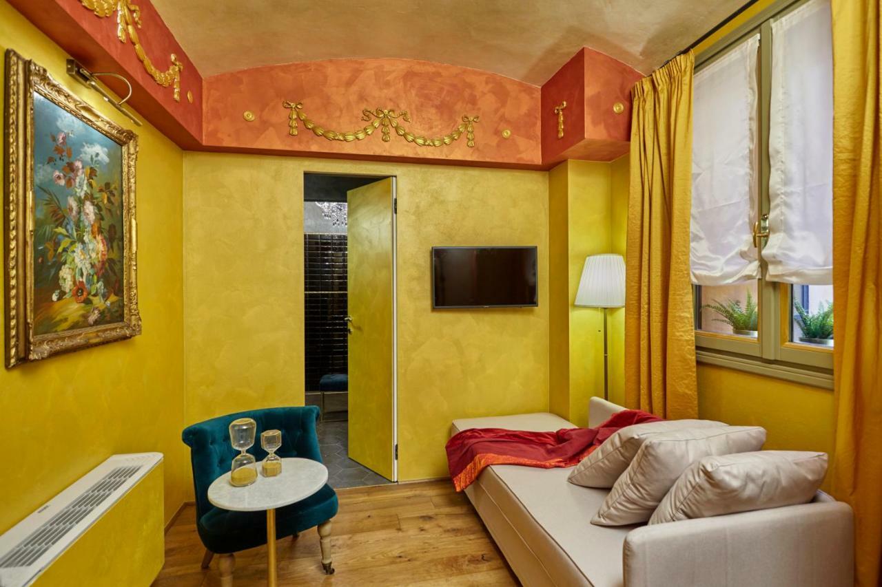Bed & Breakfast Palazzo Di Alcina - Residenza D'epoca - Luxury- 5*