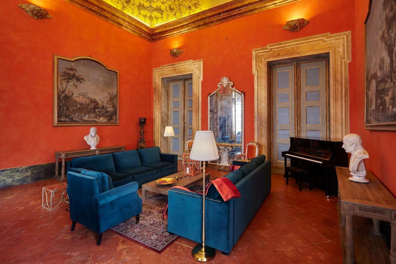 Bed & Breakfast Palazzo Di Alcina - Residenza D'epoca - Luxury- 5*