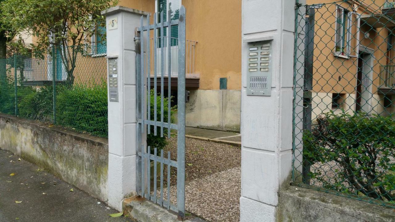 Aduepassidallafiera Apartment Bologna