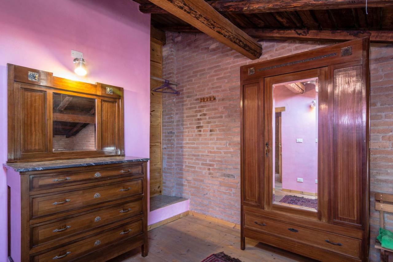 Casa Di Campagna In Citta Bologna