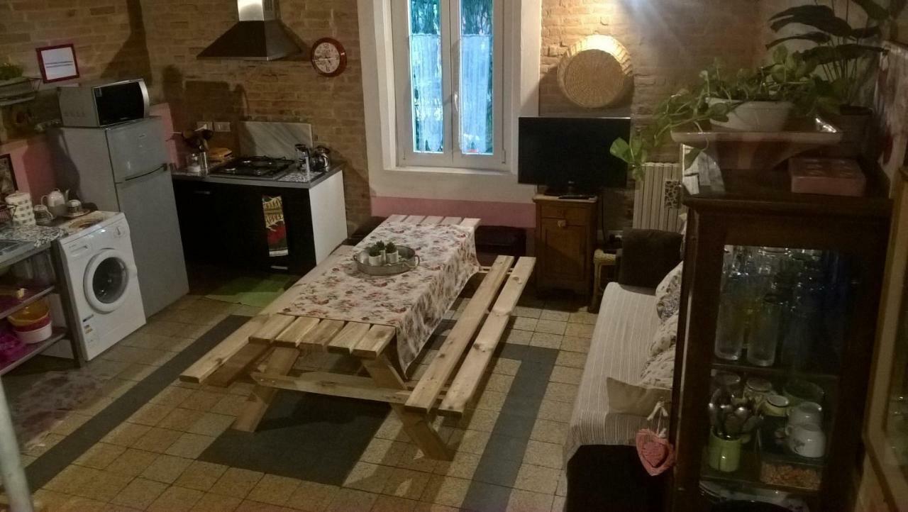Casa Di Campagna In Citta *