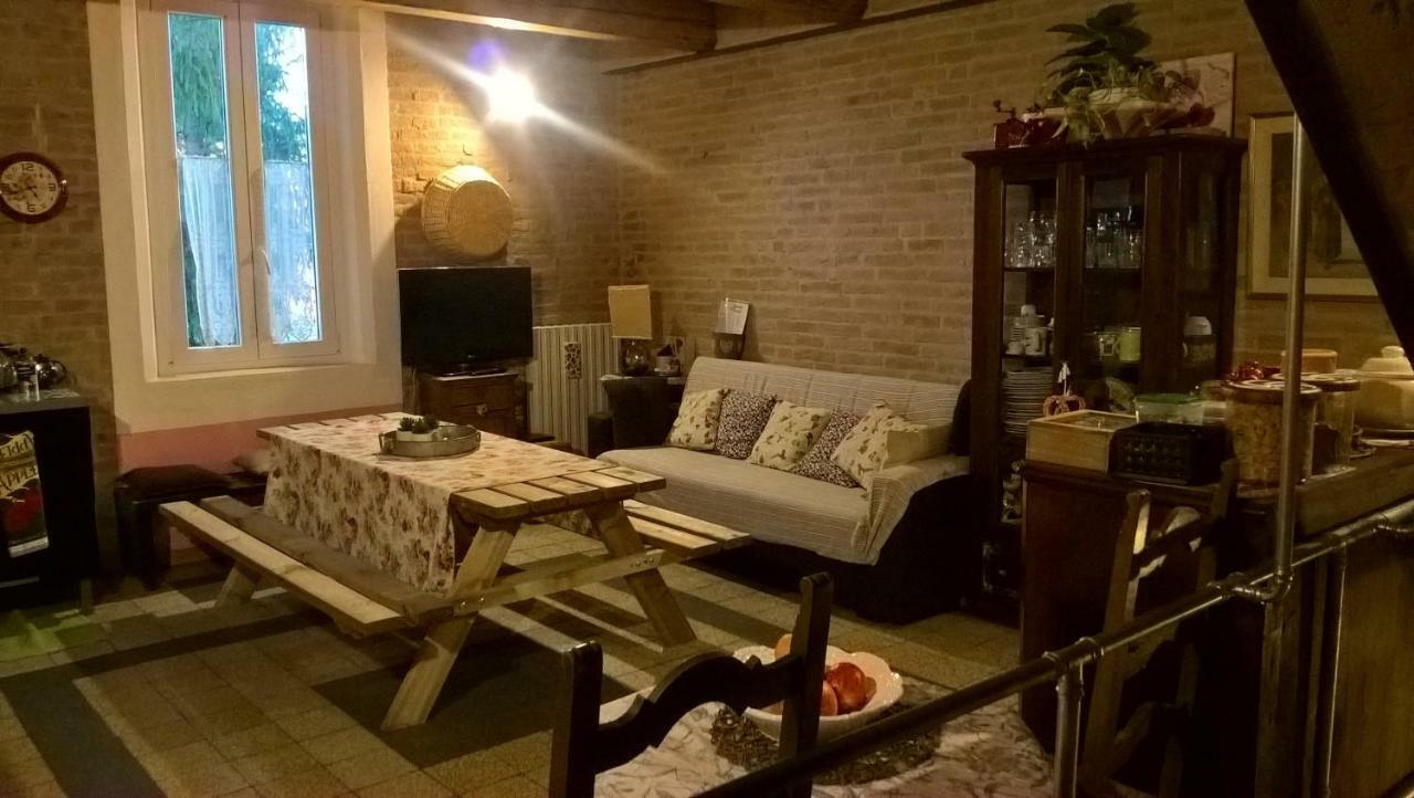 Casa Di Campagna In Citta