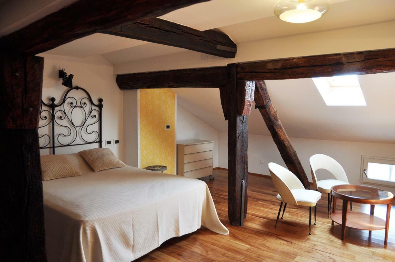 Bed & Breakfast Red Sofa Bologna