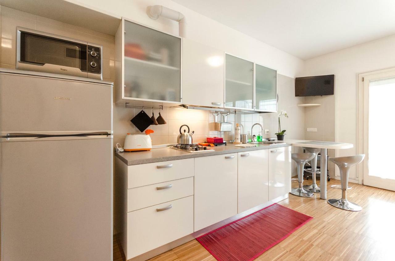Emilio Apartment