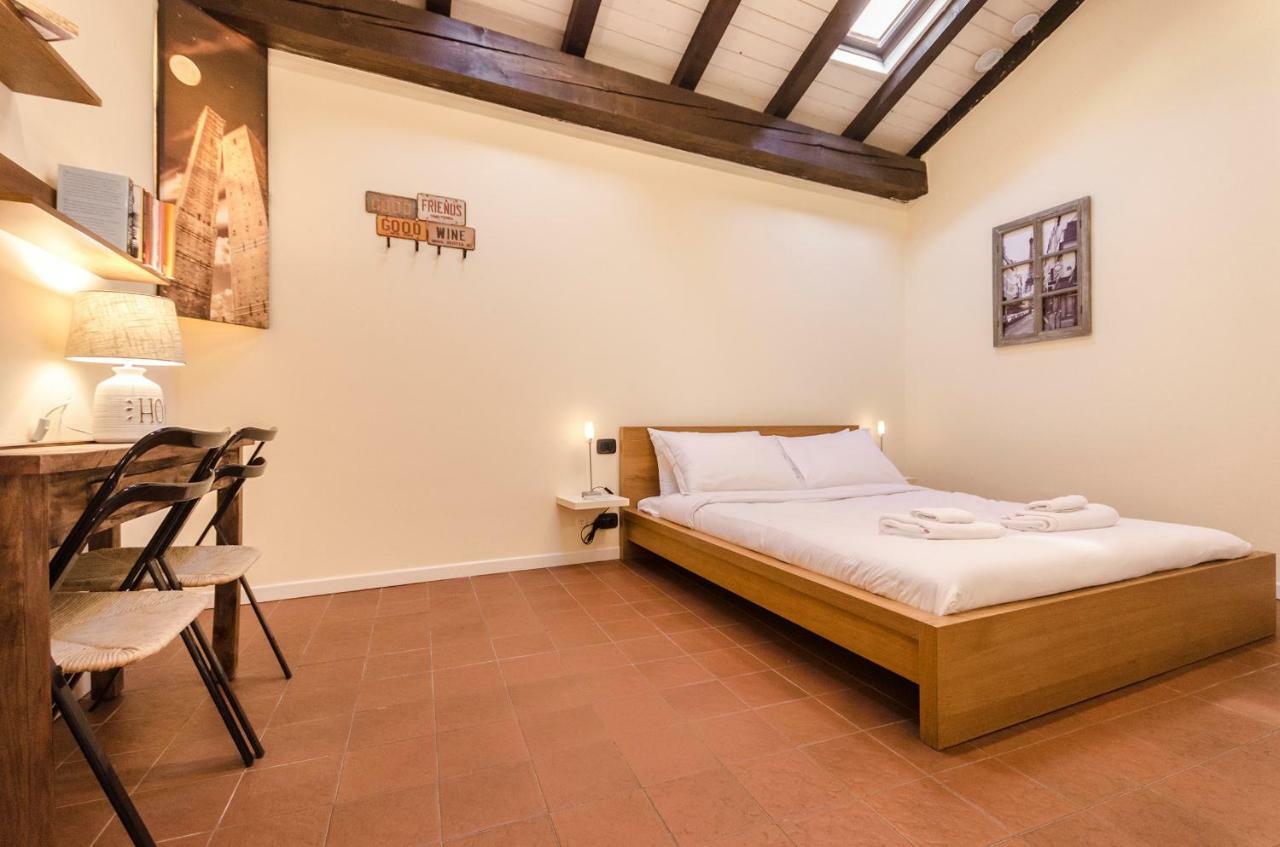Ca' Di Leo, Private Terrace In Historical Center Apartamento Bolonha