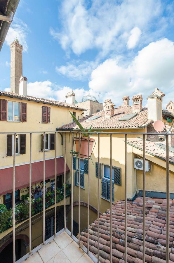 Lupari Apartment, Palazzo Storico Sotto Le Due Torri Apartment