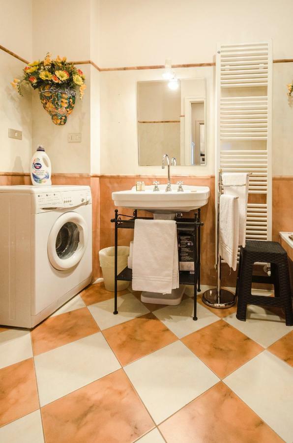Lupari Apartment, Palazzo Storico Sotto Le Due Torri Apartment