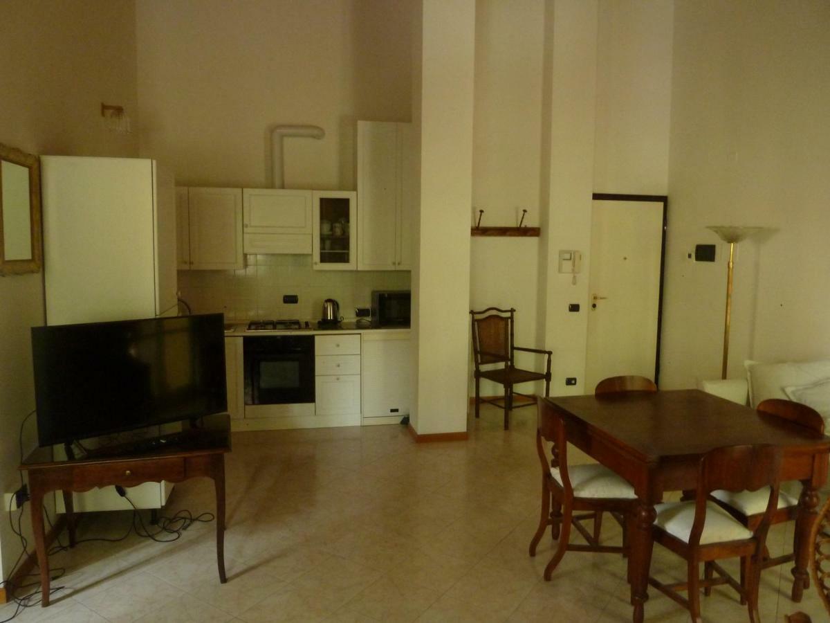 La Stanza Sui Cedri - Smart Working - Airport - Private Parking - Ducati - Philip Morris Bologna