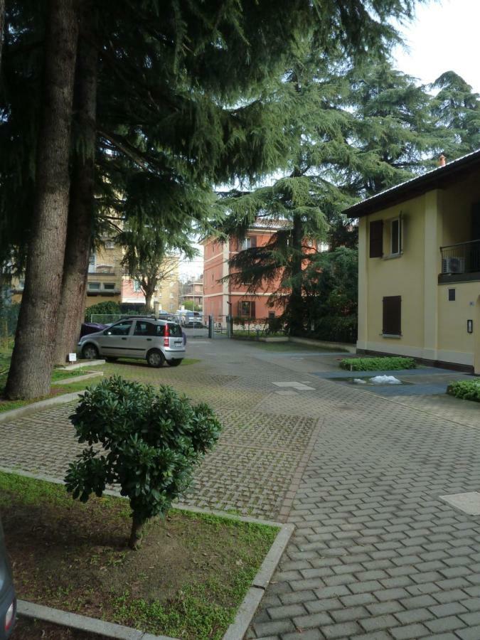 La Stanza Sui Cedri - Smart Working - Airport - Private Parking - Ducati - Philip Morris