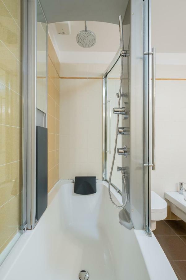 Apartment Petroni 38 By
