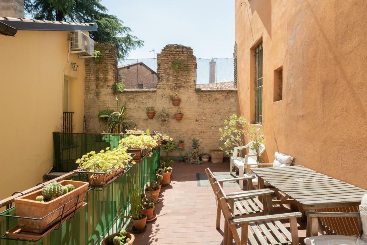 Petroni 38 By * Bologna