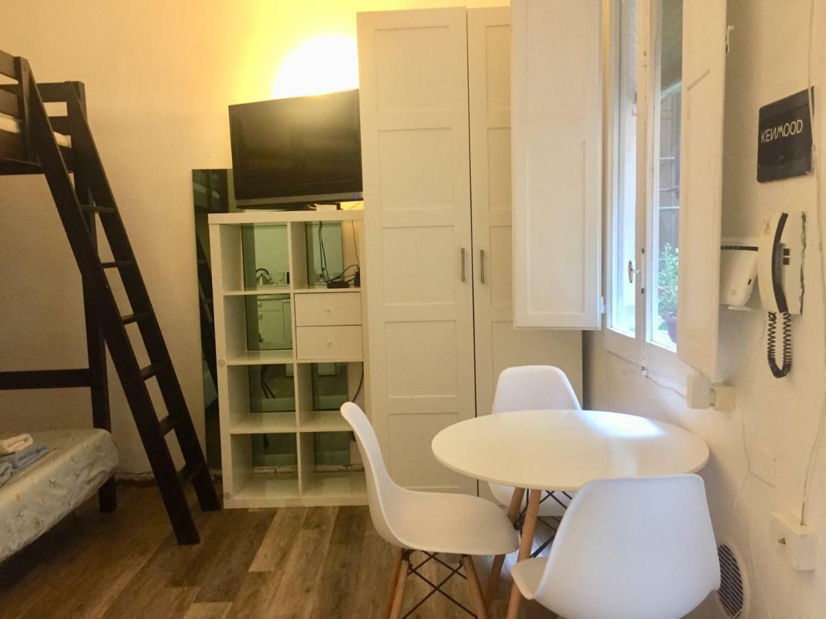 Portici Di Via Piella Apartment