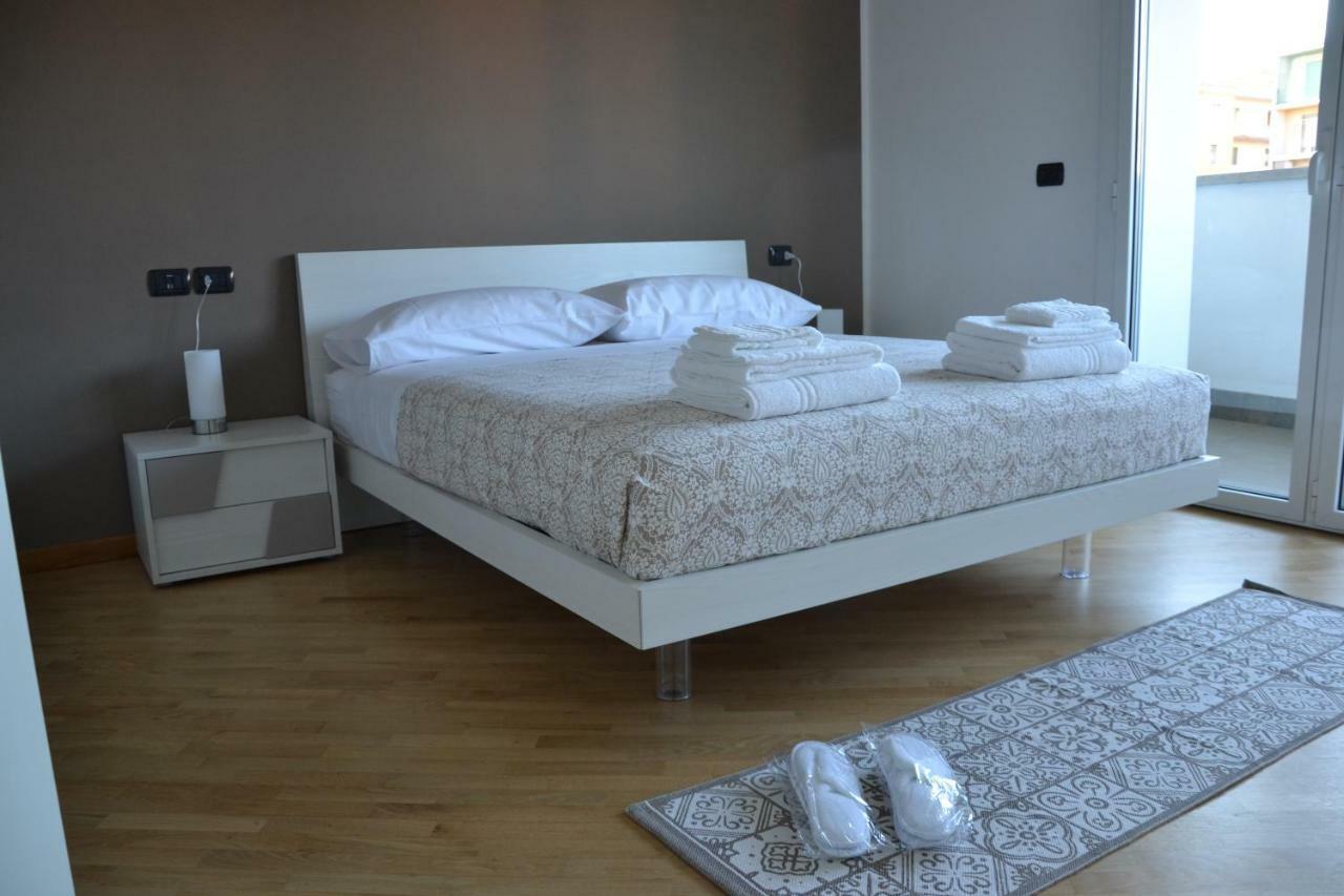 Apt. Acacia - Zona Ospedale Sant'orsola E Fiera Bed & Breakfast *