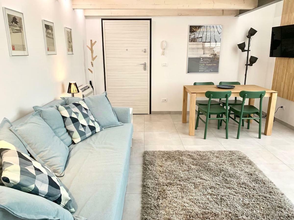 Blue Loft - Central Open Space & Private Parking Apartment Bologna