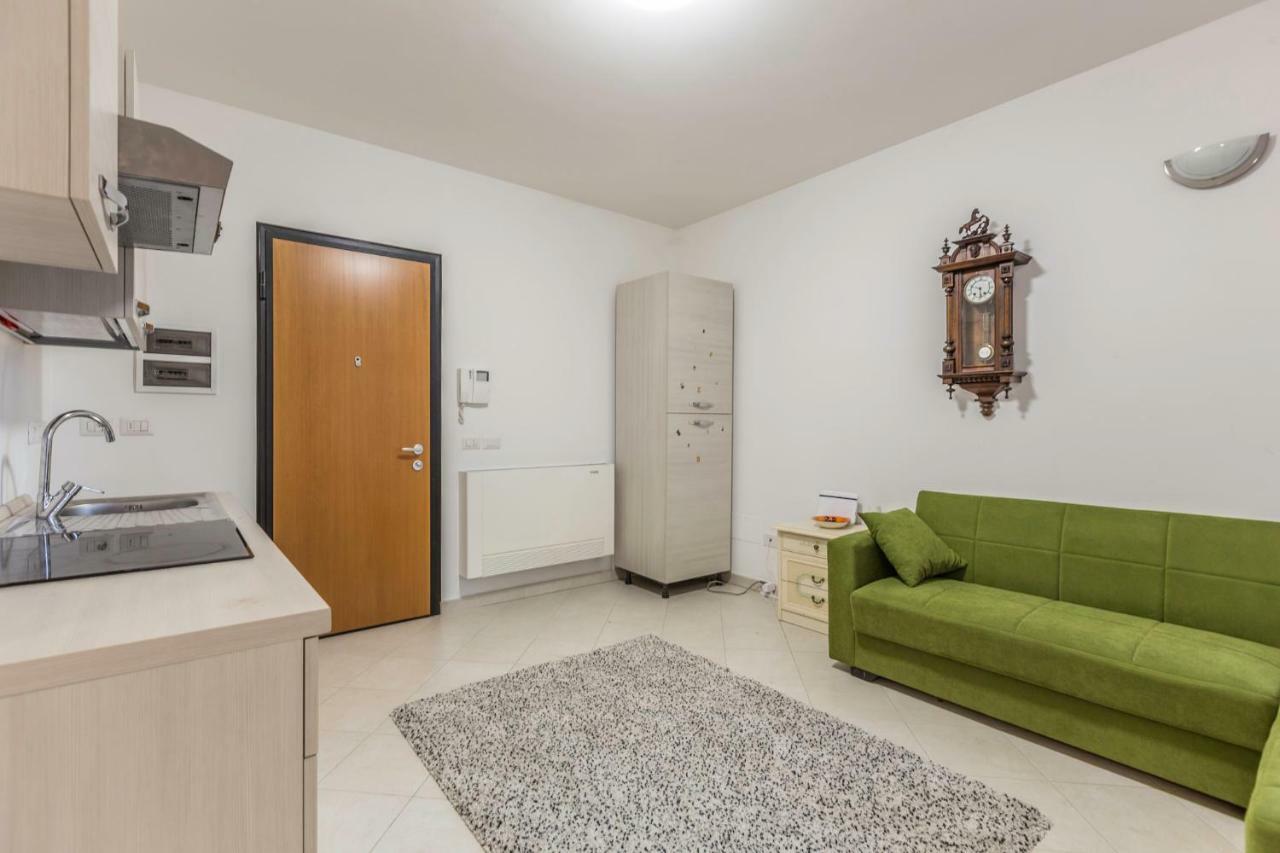 Freud 8, By Short Holidays Apartment *