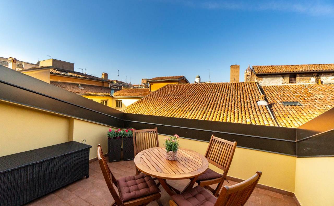 Apartment Asinelli Panoramic Rooftop, In Front Of The Two Towers *