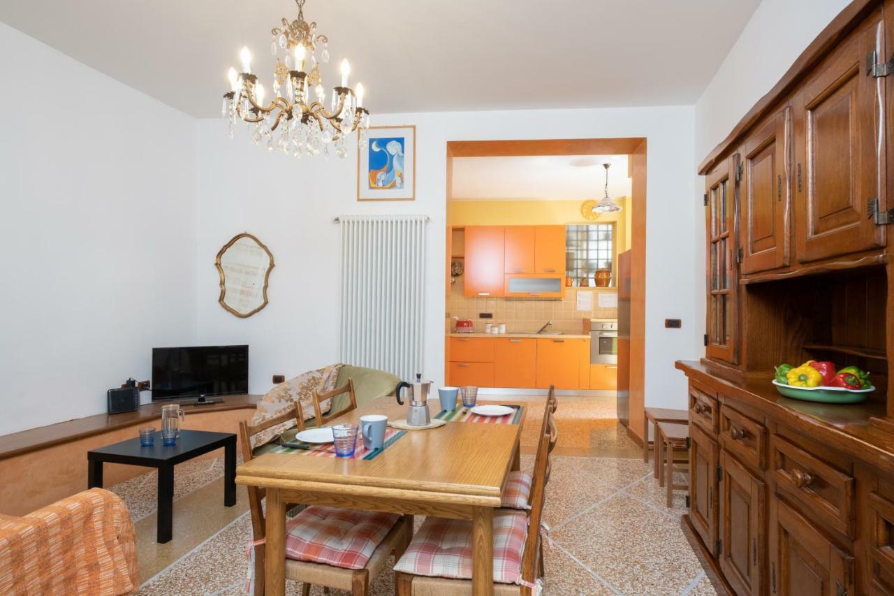 Petroni 38 By Bologna