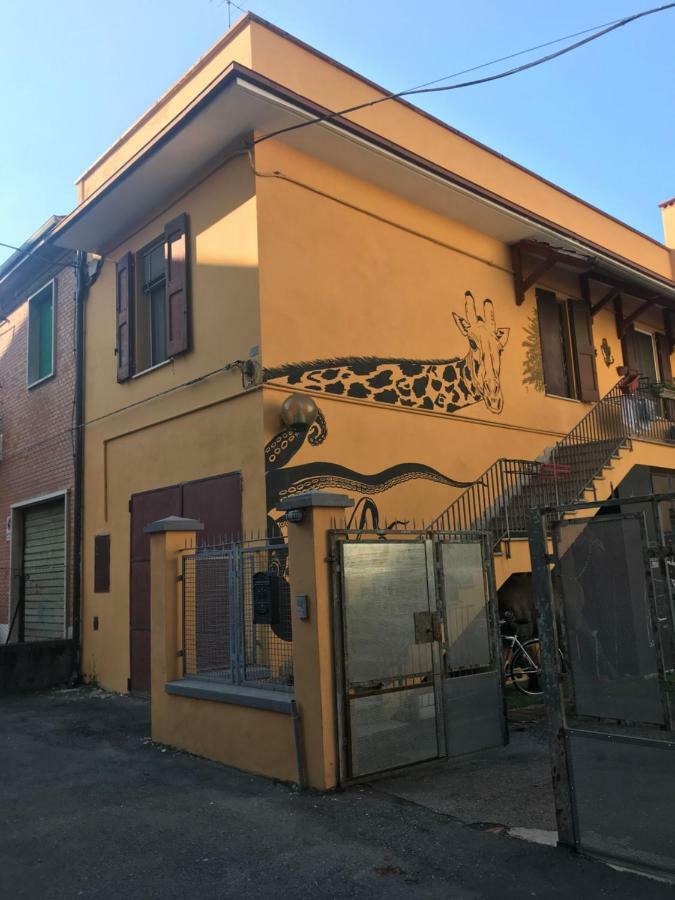 The Butcher-ducati And Airport Blq Apartment *