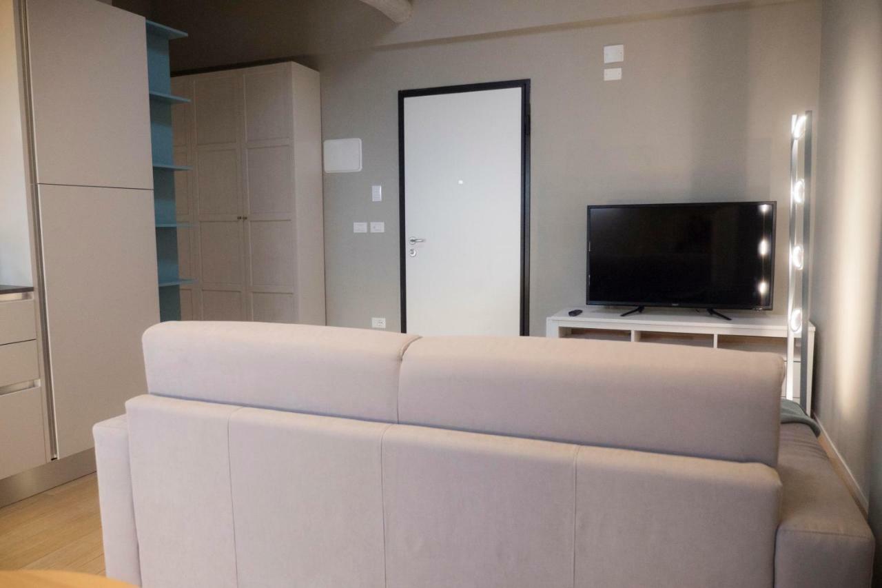 Piazza Dei Tribunali Apartment *