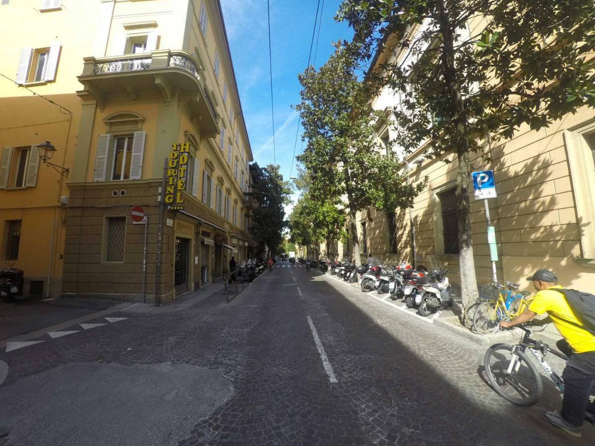 Piazza Dei Tribunali Apartment *