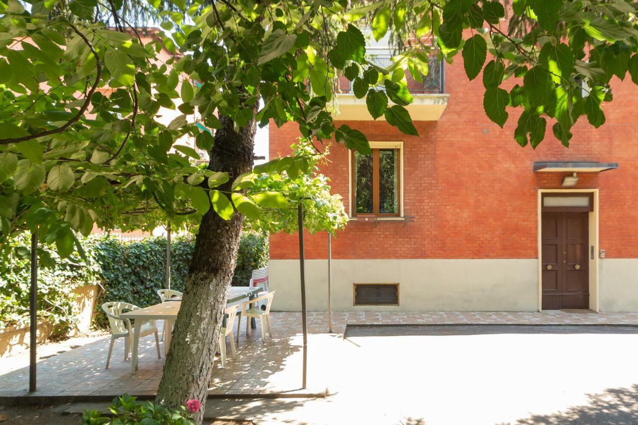 Hiwya - Is Where Are Apartment Bologna
