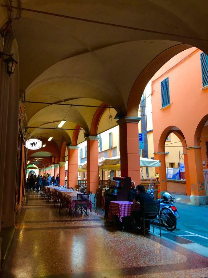 La Finestrella Sul Canale Di Via Piella *