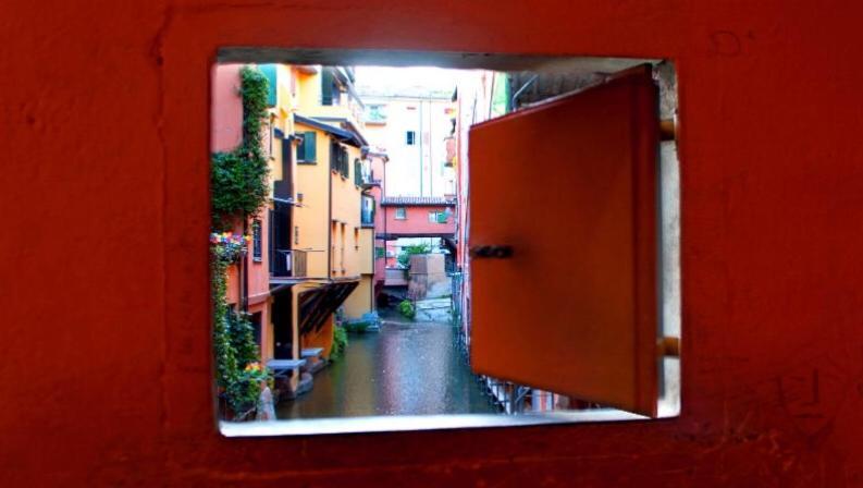 Portici Di Via Piella * Bologna