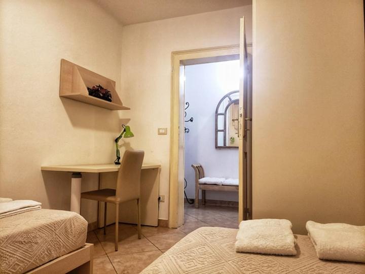 Golden House Apartment *