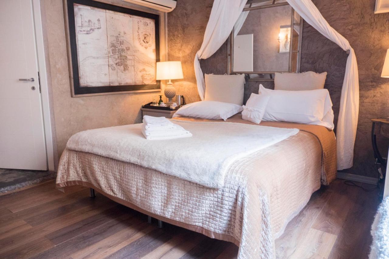 Les Chambres De Amelie Bed & Breakfast *