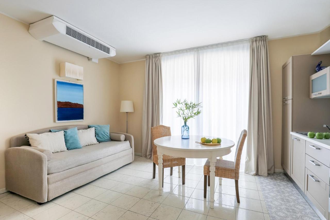 Adriano Aparthotel 2*