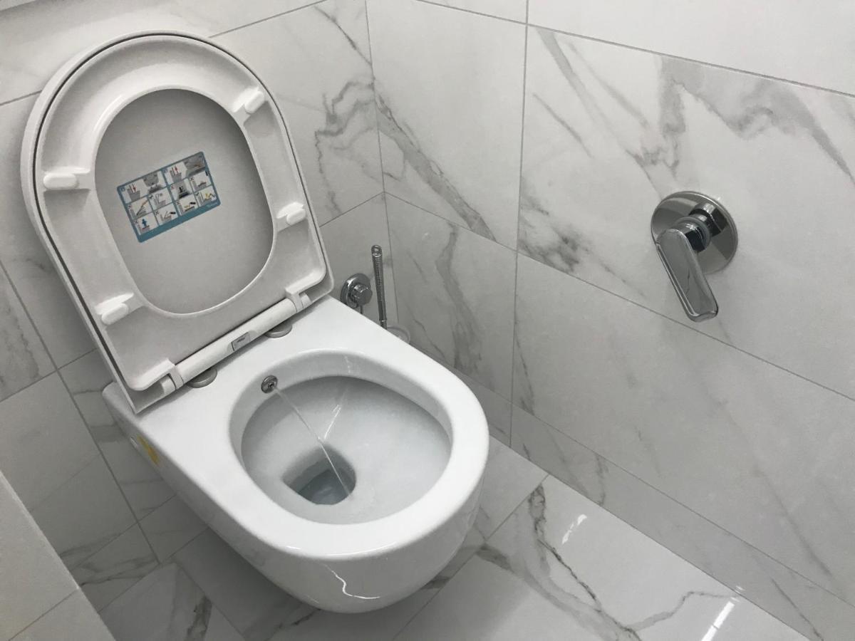 Tra Le Torri - Ampia Stanza Privata In Con Bagno Privato Accessibile Da Corridoio Bed & Breakfast Bologna
