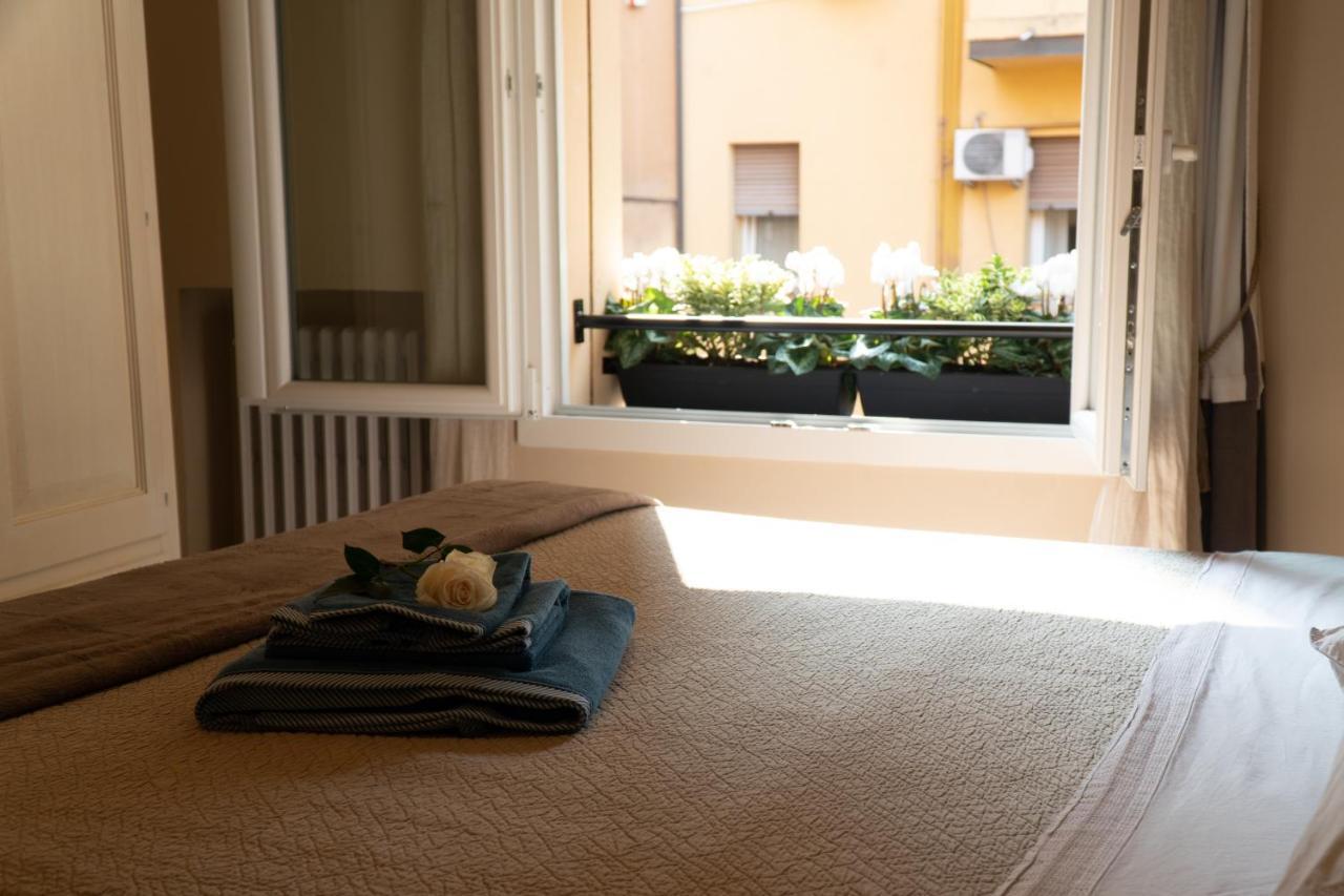 Beauty Intimate, Quiet And Bolonha