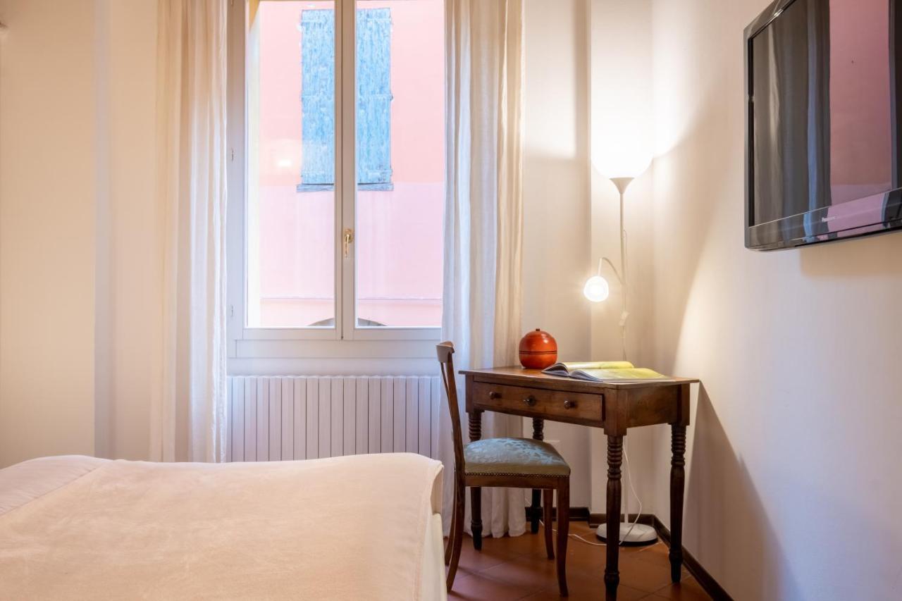 Lo Scrigno Delle 2 Torri! Nel Cuore Del Centro, Vicino A Via Rizzoli
