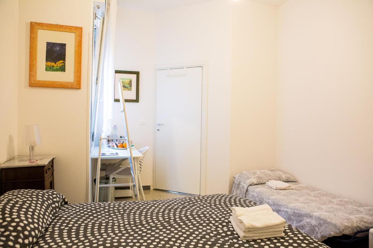 Interno 7, Tra La Fiera Ed Il Centro Frühstückspension 2*