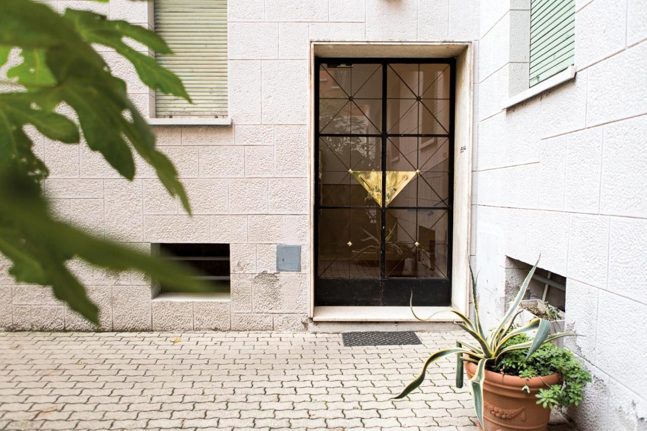 Interno 7, Tra La Fiera Ed Il Centro