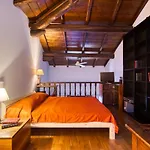 Piazza Maggiore Duplex Apartment By Wonderful Italy