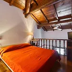 Piazza Maggiore Duplex Apartment By Wonderful Italy