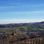 House On The Hills, 10 Minutes From City Center