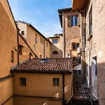 Santo Stefano Design Apartment By Wonderful Italy
