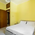 Classic Style Apartment By Wonderful Italy